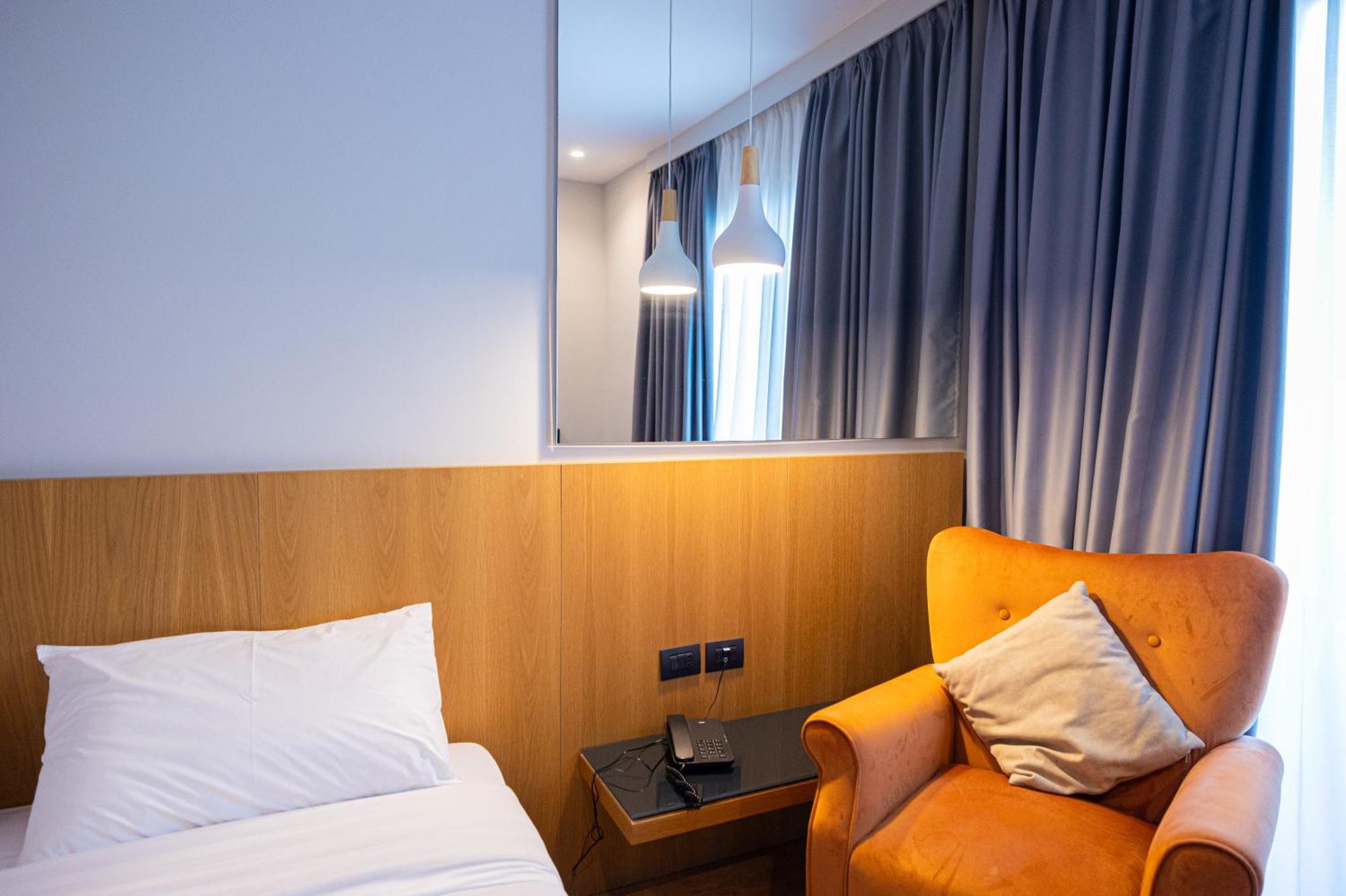 Duka Hotel Vlorë Extérieur photo