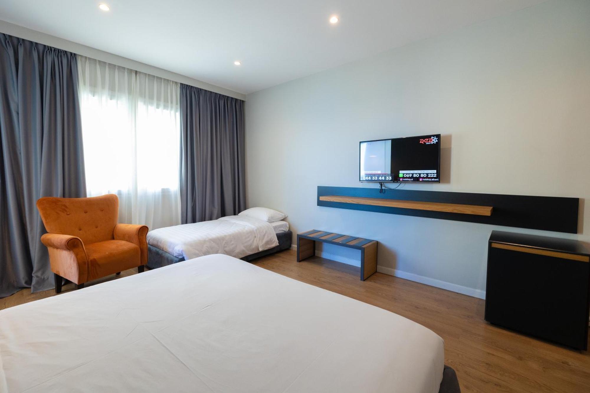 Duka Hotel Vlorë Extérieur photo